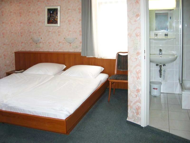 Hotel Garni Wirt am Berg in Stuttgart