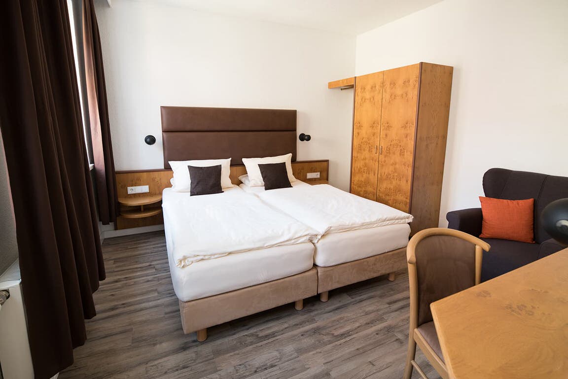 Hotel Restaurant - Pizzeria PIAZZA in Dinkelsbühl