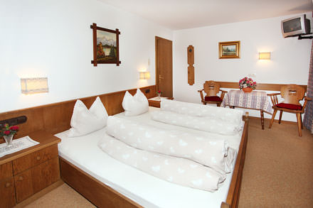 Hotel & Pension Alpenglüh'n in Krün