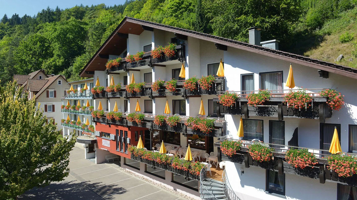 Hotel Sonnenhof in Baiersbronn-Schönmünzach bei Simmersfeld