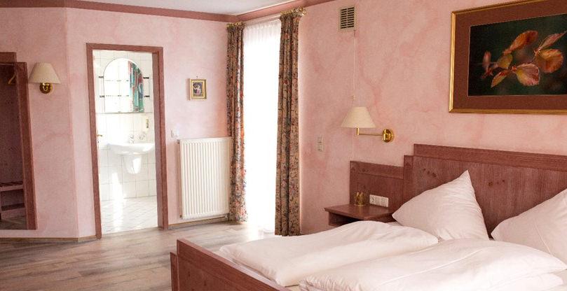 Land-Gut-Hotel Hirsch  in Rothenberg