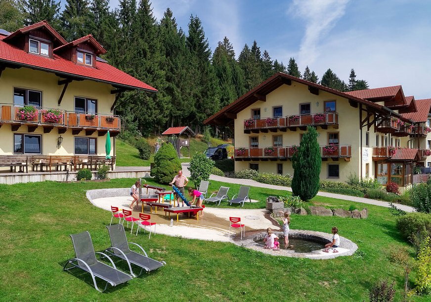 Gästehaus & Appartements Erlebnishof Reiner****, Monteurunterkunft in St. Englmar