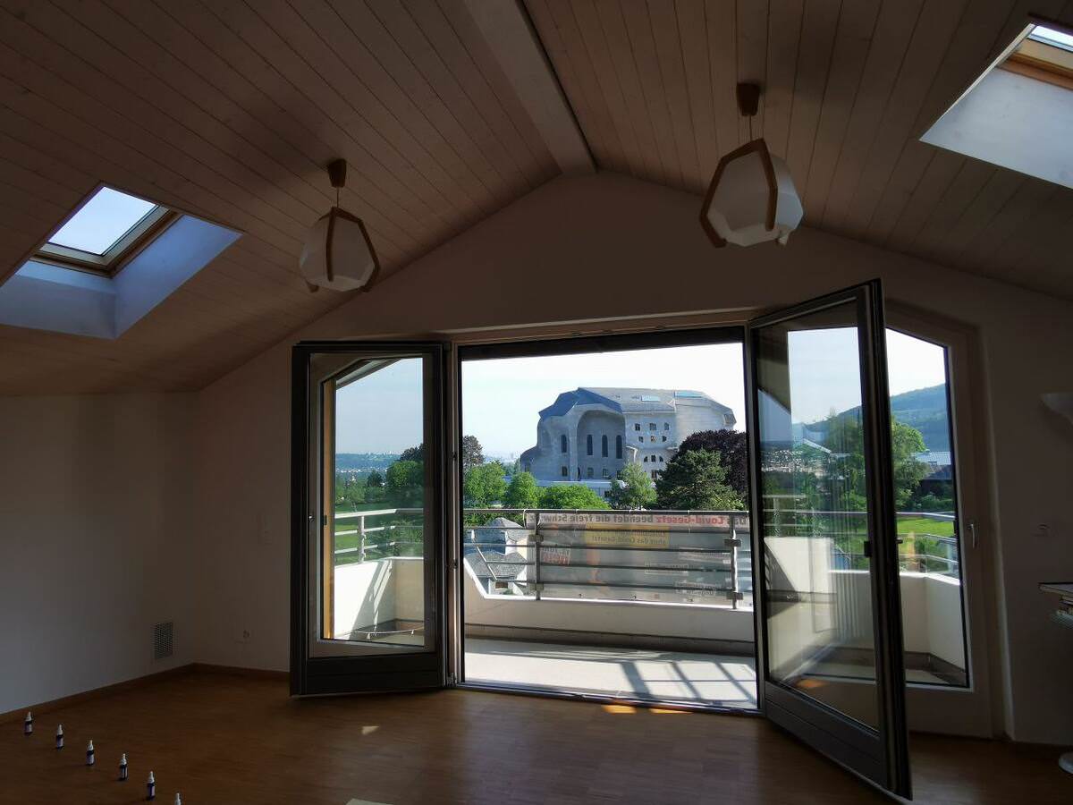 Appartement Budget-Übernachtung im Panorama-Penthouse  am Goetheanum, Pension in Dornach SO bei Kleinlützel