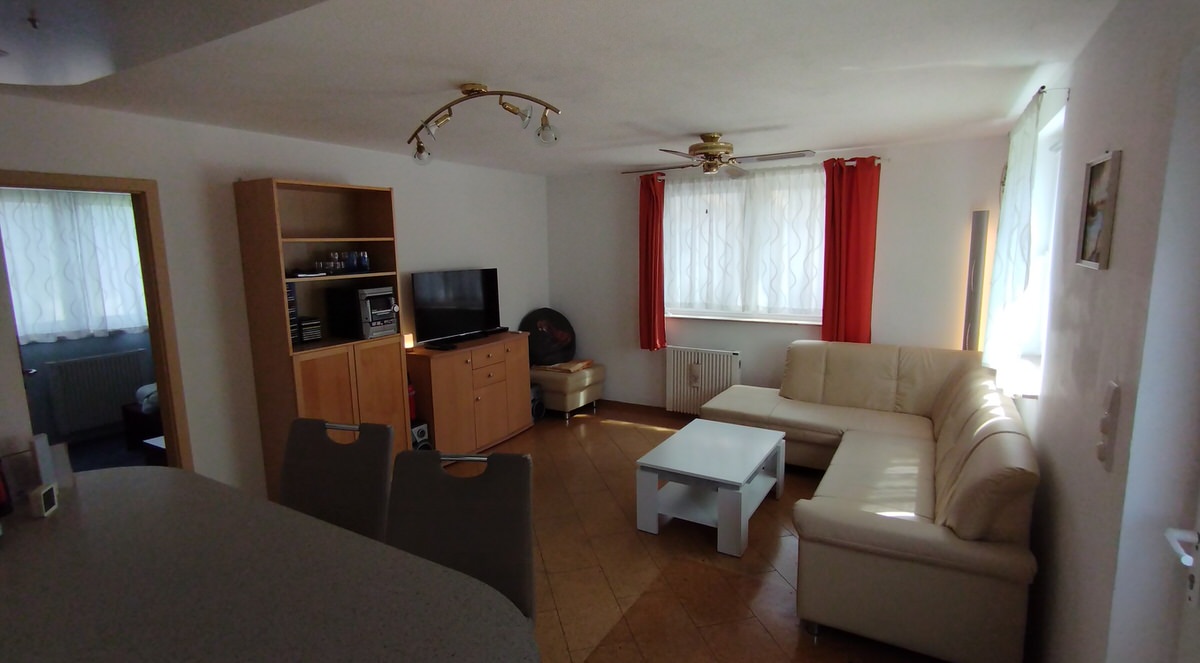  Blaues Haus im Grünen in Velten